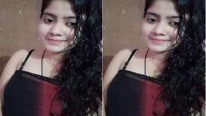 Indian girl flaunts her naked body in front of the camera