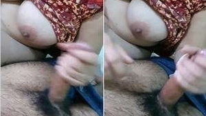 Wife satisfies her husband with oral sex and receives a facial