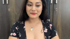 Stunning Indian bhabi Anna in a steamy video