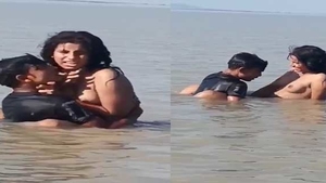 Desi babe takes a dip in the river and gets fucked