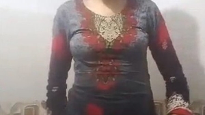 Indian beauty records steamy bathroom session for boyfriend
