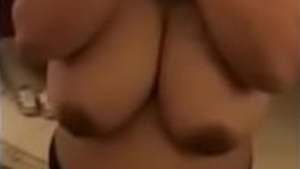 Auntie with huge natural breasts gets pleasure from a guy in a hotel room