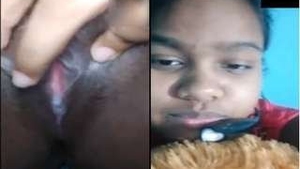 Indian girl reveals her breasts and pussy on video call