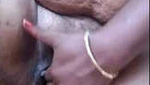 Desi bhabhi pleasures herself with her hands in mature video