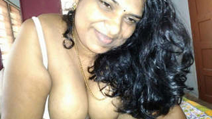 Elder women's erotic oral sex in Tamil