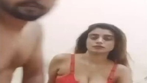 College girl's MMS scandal with big boobs and boob press