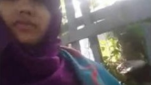 Desi hijabi girl and her boyfriend enjoy romantic outdoor encounter
