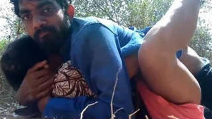 Outdoor fucking in the village with a Desi lover