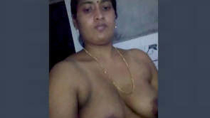 Beautiful Bhabhi's intimate moments in the bathroom