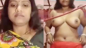Indian bhabhi's incredible nude body on display