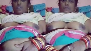 18 Desi Village aunty clips with mature aunty