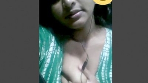 Cute desi girl goes nude in solo video