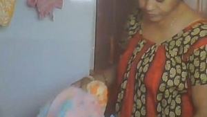 Mature aunty takes a bath and gets naughty