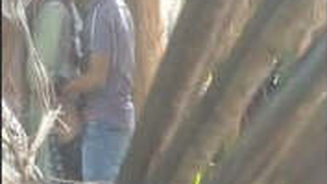 Desi lover gets barebacked outdoor in VDO