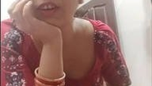 Desi Aunty gets naughty in lw