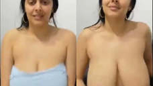 Naughty NRI babe flaunts her naked body in a steamy video