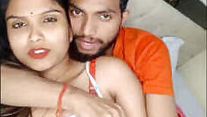 Indian hot gal is going to show her amazing body