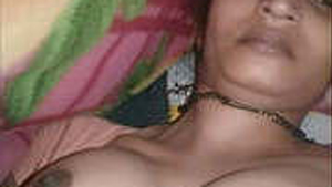 Bhabhi strips naked on video call