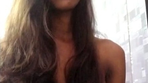 Teen beauty flaunts her body in a naughty video