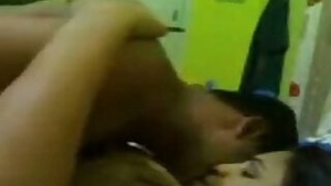 Mms sex scandal of cheating Indian wife plays with ex boyfriend