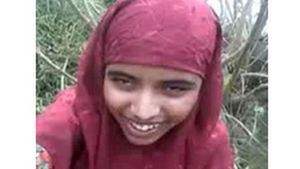 Outdoor sex with an Indian Muslim girl
