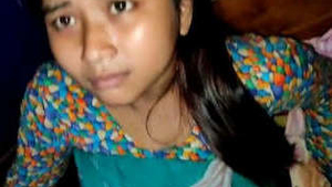 Assami girl gives a blowjob and gets fucked in a steamy video