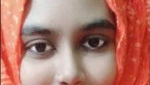 Young Indian girl flaunts her body and pussy in a seductive manner