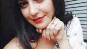 Desi NRI strips topless While Dancing in Saree