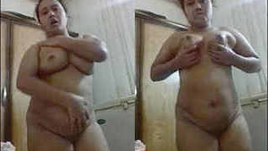 Indian spouse pleasuring herself for boyfriend