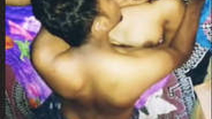 Enjoy a hot video of a stunning pair of MMS