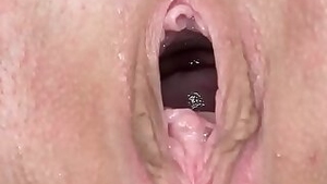 Horny girl gapes her spread vagina to the extreme