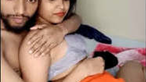 Watch Indian beauty Mahi in a steamy webcam session