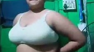Stunning bhabi in control