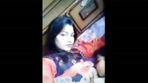 Desi Bhabhi Showing Boobs In Tiktok