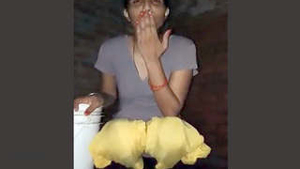 Steamy video of a gorgeous girl bathing and showcasing her sensual masturbation skills