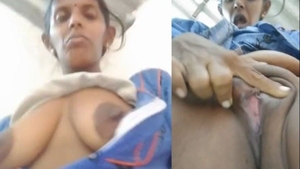 Telugu wife reveals her body and pleasures herself