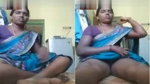Tamil bhabhi flaunts her pussy in a video call