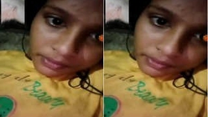 Indian girl flaunts her breasts on VK