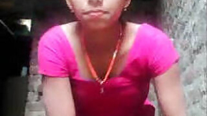 Desi wife show her sexy fgr