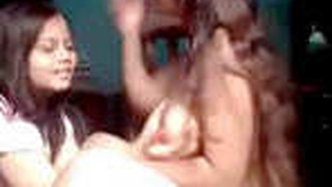 Amateur Indian babe masturbates with her hands in HD video