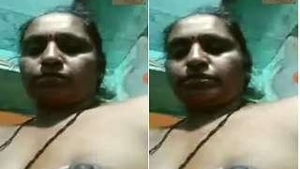 Busty Telugu bhabhi flaunts her boobs and pussy on video call