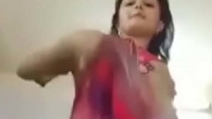 Cute Indian girl shares nude selfies online