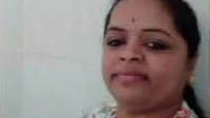 Indian wife masturbates during video chat