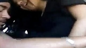 Sardaar driver aur bhabhi ke car mai chudai ki ashleel film