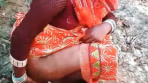 Desi village aunty fucking in field