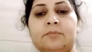 Bhabhi enjoys finger-popping and other kinky shit