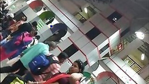 lusty aunty travelling to show her navel