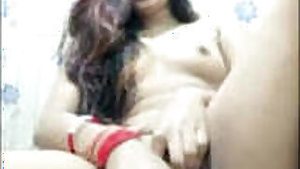 Indian desi girl pussy and fingering