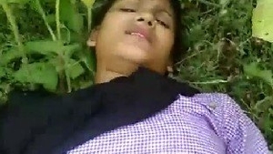 Indian couple engages in public park sex