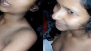 Guy films Indian love and tries to touch her XXX parts in sex clip